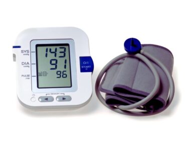 【2025年最新版】循環器専門医が解説する高血圧の目標値とガイドライン|全年齢130/80未満へ統一のアイキャッチ画像