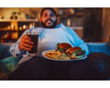 食べすぎが血糖管理を乱す！食後血糖値を上げない7つの習慣【糖尿病専門医が解説】のアイキャッチ画像